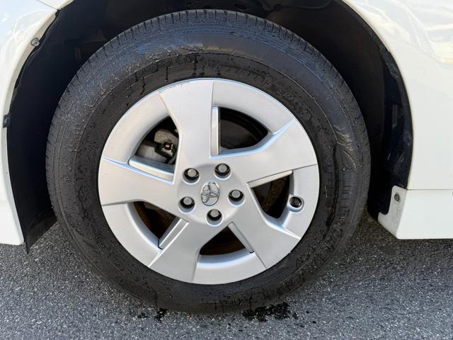 プリウス Ｓ　保証１年　修復歴無し　走行２．５万ｋ　千葉県ディーラー点検車　ＨＤＤナビ　Ｂｌｕｅｔｏｏｔｈ　ワンセグＴＶ　バックカメラ　ＥＴＣ　車両取説　業者内装クリーニング　スマートキー２つ　関東仕入れサビ無し（61枚目）