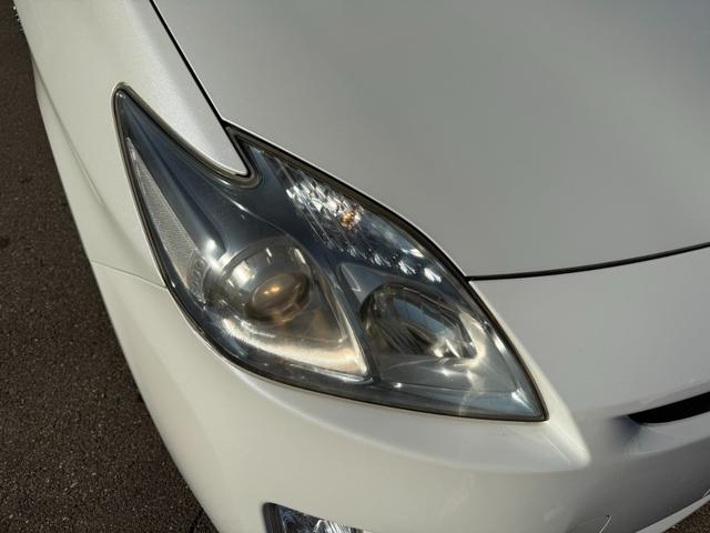 プリウス Ｓ　保証１年　修復歴無し　走行２．５万ｋ　千葉県ディーラー点検車　ＨＤＤナビ　Ｂｌｕｅｔｏｏｔｈ　ワンセグＴＶ　バックカメラ　ＥＴＣ　車両取説　業者内装クリーニング　スマートキー２つ　関東仕入れサビ無し（70枚目）