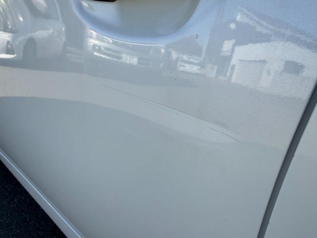 プリウス Ｓ　保証１年　修復歴無し　走行２．５万ｋ　千葉県ディーラー点検車　ＨＤＤナビ　Ｂｌｕｅｔｏｏｔｈ　ワンセグＴＶ　バックカメラ　ＥＴＣ　車両取説　業者内装クリーニング　スマートキー２つ　関東仕入れサビ無し（76枚目）