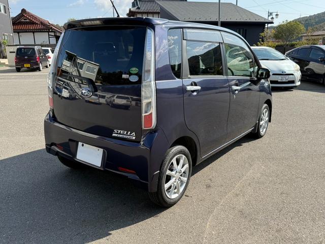 ステラ カスタムＲ　保証１年　修復歴無し　走行２．２万ｋ　ＳＤナビ　フルセグＴＶ　Ｂｌｕｅｔｏｏｔｈ　ＥＴＣ　スマートキー　業者内装クリーニング　ＣＶＴ　ブリヂストン夏タイヤ　タイミングチェーンエンジン　ＵＳＢ音楽接続（11枚目）