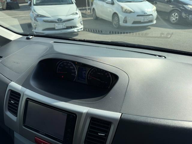 ステラ カスタムＲ　保証１年　修復歴無し　走行２．２万ｋ　ＳＤナビ　フルセグＴＶ　Ｂｌｕｅｔｏｏｔｈ　ＥＴＣ　スマートキー　業者内装クリーニング　ＣＶＴ　ブリヂストン夏タイヤ　タイミングチェーンエンジン　ＵＳＢ音楽接続（18枚目）