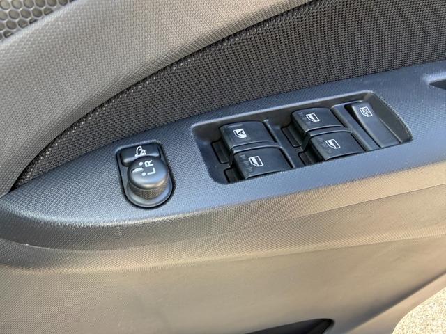 ステラ カスタムＲ　保証１年　修復歴無し　走行２．２万ｋ　ＳＤナビ　フルセグＴＶ　Ｂｌｕｅｔｏｏｔｈ　ＥＴＣ　スマートキー　業者内装クリーニング　ＣＶＴ　ブリヂストン夏タイヤ　タイミングチェーンエンジン　ＵＳＢ音楽接続（29枚目）