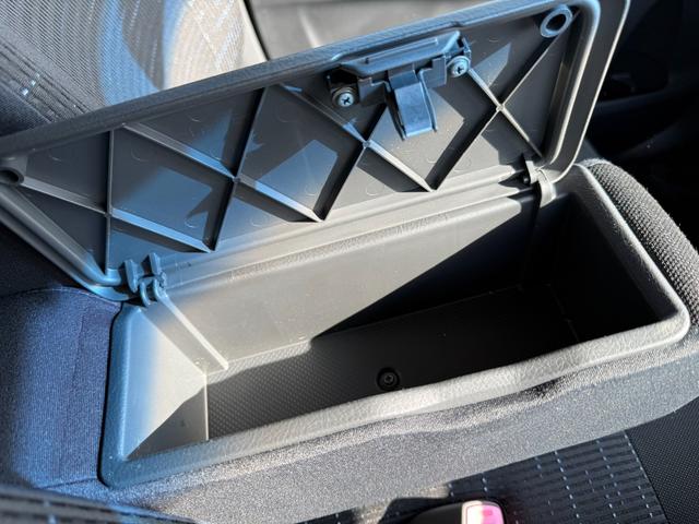 ステラ カスタムＲ　保証１年　修復歴無し　走行２．２万ｋ　ＳＤナビ　フルセグＴＶ　Ｂｌｕｅｔｏｏｔｈ　ＥＴＣ　スマートキー　業者内装クリーニング　ＣＶＴ　ブリヂストン夏タイヤ　タイミングチェーンエンジン　ＵＳＢ音楽接続（36枚目）