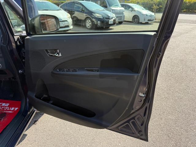 ステラ カスタムＲ　保証１年　修復歴無し　走行２．２万ｋ　ＳＤナビ　フルセグＴＶ　Ｂｌｕｅｔｏｏｔｈ　ＥＴＣ　スマートキー　業者内装クリーニング　ＣＶＴ　ブリヂストン夏タイヤ　タイミングチェーンエンジン　ＵＳＢ音楽接続（50枚目）