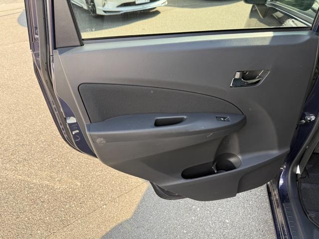 ステラ カスタムＲ　保証１年　修復歴無し　走行２．２万ｋ　ＳＤナビ　フルセグＴＶ　Ｂｌｕｅｔｏｏｔｈ　ＥＴＣ　スマートキー　業者内装クリーニング　ＣＶＴ　ブリヂストン夏タイヤ　タイミングチェーンエンジン　ＵＳＢ音楽接続（53枚目）