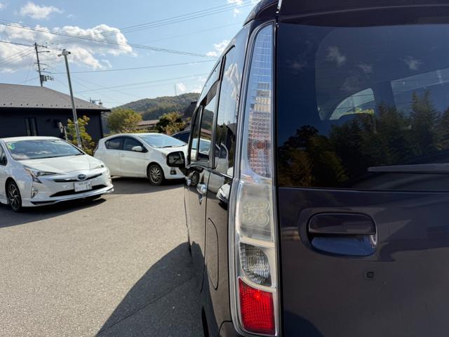 ステラ カスタムＲ　保証１年　修復歴無し　走行２．２万ｋ　ＳＤナビ　フルセグＴＶ　Ｂｌｕｅｔｏｏｔｈ　ＥＴＣ　スマートキー　業者内装クリーニング　ＣＶＴ　ブリヂストン夏タイヤ　タイミングチェーンエンジン　ＵＳＢ音楽接続（63枚目）