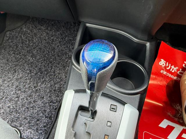 アクア Ｓ　保証１年　修復歴無し　走行３．７万キロ　ディーラー点検記録簿　ＳＤナビ　Ｂｌｕｅｔｏｏｔｈ　ワンセグＴＶ　車両取説　業者内装クリーニング　スマートキー　関東仕入サビ無　２０２２年製ブリヂストン夏タイヤ（26枚目）