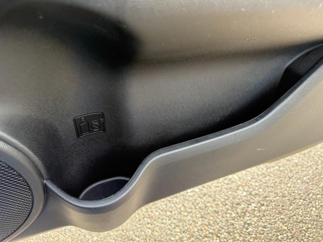 アクア Ｓ　保証１年　修復歴無し　走行３．７万キロ　ディーラー点検記録簿　ＳＤナビ　Ｂｌｕｅｔｏｏｔｈ　ワンセグＴＶ　車両取説　業者内装クリーニング　スマートキー　関東仕入サビ無　２０２２年製ブリヂストン夏タイヤ（31枚目）