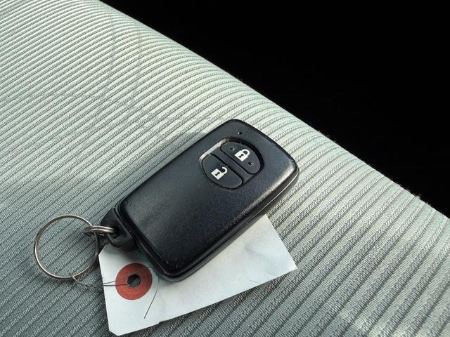 アクア Ｓ　保証１年　修復歴無し　走行３．７万キロ　ディーラー点検記録簿　ＳＤナビ　Ｂｌｕｅｔｏｏｔｈ　ワンセグＴＶ　車両取説　業者内装クリーニング　スマートキー　関東仕入サビ無　２０２２年製ブリヂストン夏タイヤ（41枚目）