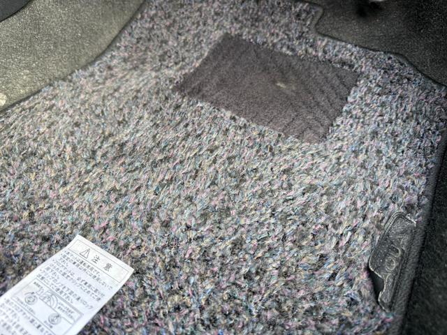 アクア Ｓ　保証１年　修復歴無し　走行３．７万キロ　ディーラー点検記録簿　ＳＤナビ　Ｂｌｕｅｔｏｏｔｈ　ワンセグＴＶ　車両取説　業者内装クリーニング　スマートキー　関東仕入サビ無　２０２２年製ブリヂストン夏タイヤ（43枚目）