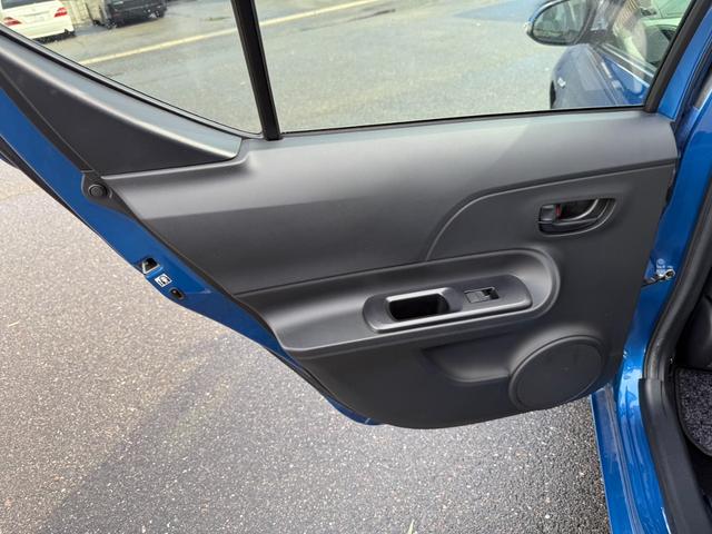 アクア Ｓ　保証１年　修復歴無し　走行３．７万キロ　ディーラー点検記録簿　ＳＤナビ　Ｂｌｕｅｔｏｏｔｈ　ワンセグＴＶ　車両取説　業者内装クリーニング　スマートキー　関東仕入サビ無　２０２２年製ブリヂストン夏タイヤ（52枚目）