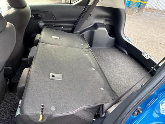 アクア Ｓ　保証１年　修復歴無し　走行３．７万キロ　ディーラー点検記録簿　ＳＤナビ　Ｂｌｕｅｔｏｏｔｈ　ワンセグＴＶ　車両取説　業者内装クリーニング　スマートキー　関東仕入サビ無　２０２２年製ブリヂストン夏タイヤ（55枚目）