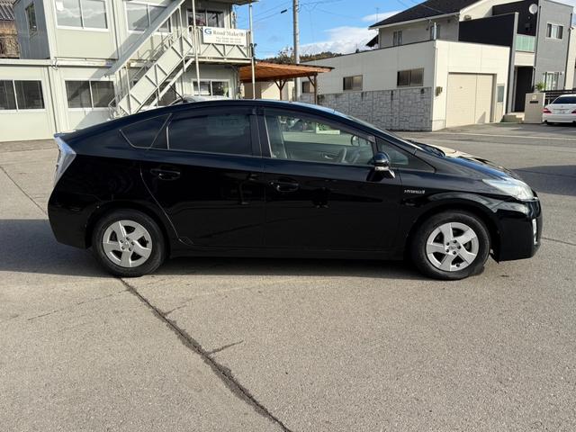 プリウス Ｓ　ハイブリッドバッテリーリビルト交換済　保証１年　修復歴無し　ディーラー点検車　ＨＤＤナビ　フルセグＴＶ　ＥＴＣ　寒冷地仕様　エンジンスターター　車両取説　業者内装クリーニング　スマートキー２つ（12枚目）