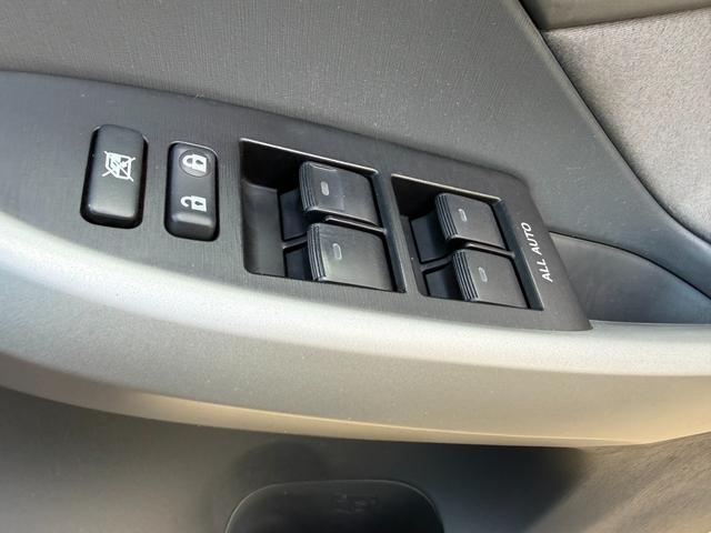 プリウス Ｓ　ハイブリッドバッテリーリビルト交換済　保証１年　修復歴無し　ディーラー点検車　ＨＤＤナビ　フルセグＴＶ　ＥＴＣ　寒冷地仕様　エンジンスターター　車両取説　業者内装クリーニング　スマートキー２つ（31枚目）