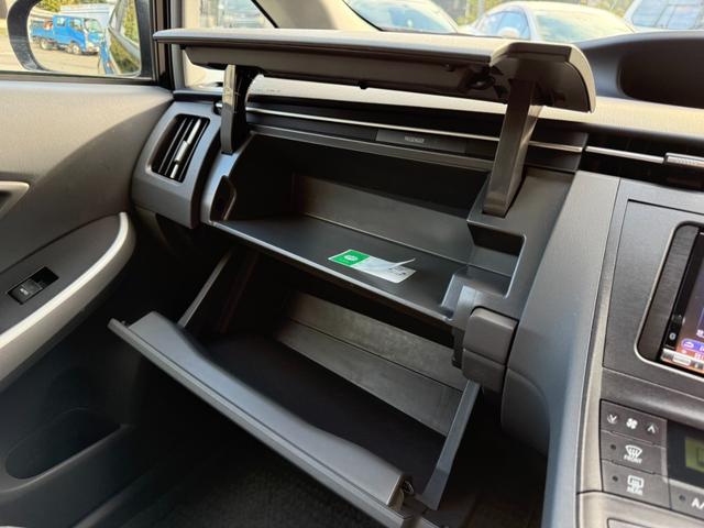 プリウス Ｓ　ハイブリッドバッテリーリビルト交換済　保証１年　修復歴無し　ディーラー点検車　ＨＤＤナビ　フルセグＴＶ　ＥＴＣ　寒冷地仕様　エンジンスターター　車両取説　業者内装クリーニング　スマートキー２つ（39枚目）