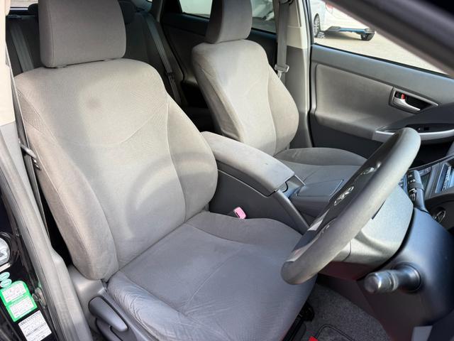 プリウス Ｓ　ハイブリッドバッテリーリビルト交換済　保証１年　修復歴無し　ディーラー点検車　ＨＤＤナビ　フルセグＴＶ　ＥＴＣ　寒冷地仕様　エンジンスターター　車両取説　業者内装クリーニング　スマートキー２つ（45枚目）