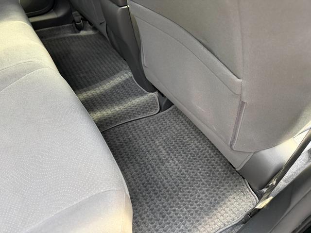 プリウス Ｓ　ハイブリッドバッテリーリビルト交換済　保証１年　修復歴無し　ディーラー点検車　ＨＤＤナビ　フルセグＴＶ　ＥＴＣ　寒冷地仕様　エンジンスターター　車両取説　業者内装クリーニング　スマートキー２つ（48枚目）