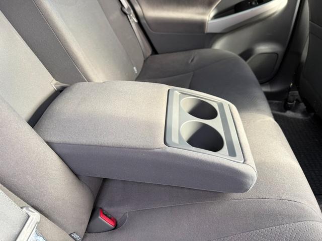 プリウス Ｓ　ハイブリッドバッテリーリビルト交換済　保証１年　修復歴無し　ディーラー点検車　ＨＤＤナビ　フルセグＴＶ　ＥＴＣ　寒冷地仕様　エンジンスターター　車両取説　業者内装クリーニング　スマートキー２つ（49枚目）