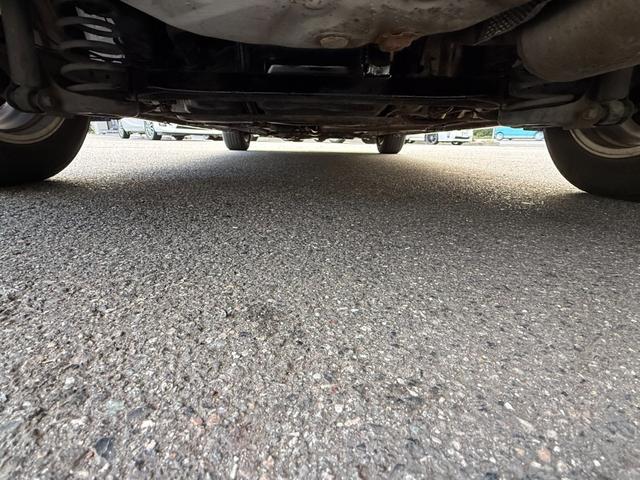 プリウス Ｓ　ハイブリッドバッテリーリビルト交換済　保証１年　修復歴無し　ディーラー点検車　ＨＤＤナビ　フルセグＴＶ　ＥＴＣ　寒冷地仕様　エンジンスターター　車両取説　業者内装クリーニング　スマートキー２つ（60枚目）