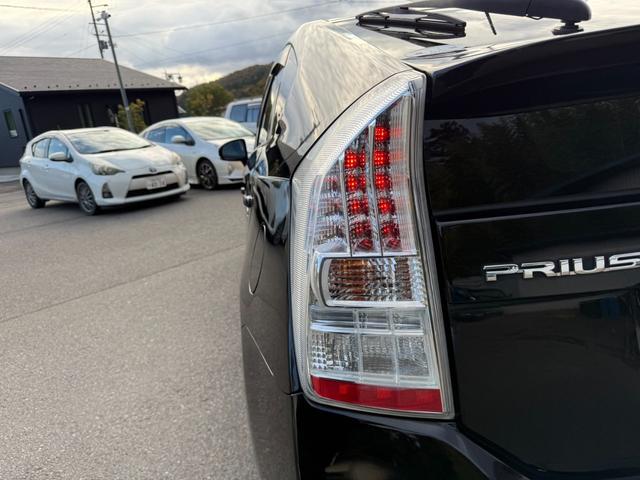 プリウス Ｓ　ハイブリッドバッテリーリビルト交換済　保証１年　修復歴無し　ディーラー点検車　ＨＤＤナビ　フルセグＴＶ　ＥＴＣ　寒冷地仕様　エンジンスターター　車両取説　業者内装クリーニング　スマートキー２つ（65枚目）