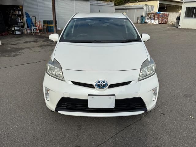 プリウス Ｓ　保証１年　修復歴無し　後期型　走行９．３万ｋ　ディーラー点検車　ＳＤナビ　ＡＵＸ　ワンセグＴＶ　バックカメラ　ＥＴＣ　車両取説　業者内装クリーニング　スマートキー　２０２１年製ダンロップスタッドレス（13枚目）