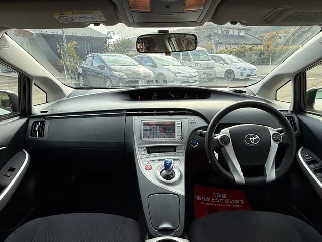 プリウス Ｓ　保証１年　修復歴無し　後期型　走行９．３万ｋ　ディーラー点検車　ＳＤナビ　ＡＵＸ　ワンセグＴＶ　バックカメラ　ＥＴＣ　車両取説　業者内装クリーニング　スマートキー　２０２１年製ダンロップスタッドレス（17枚目）