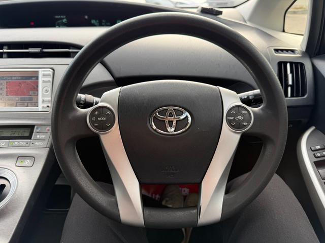 プリウス Ｓ　保証１年　修復歴無し　後期型　走行９．３万ｋ　ディーラー点検車　ＳＤナビ　ＡＵＸ　ワンセグＴＶ　バックカメラ　ＥＴＣ　車両取説　業者内装クリーニング　スマートキー　２０２１年製ダンロップスタッドレス（20枚目）