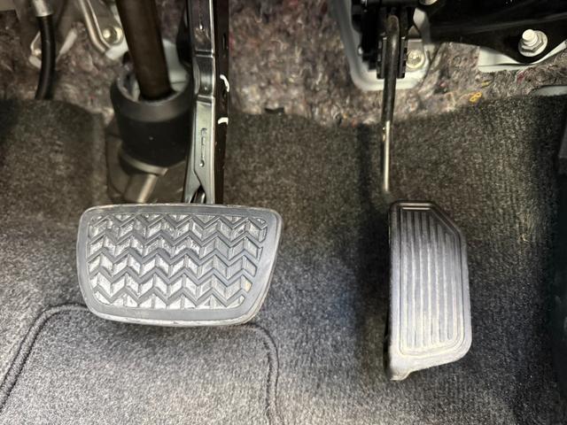 プリウス Ｓ　保証１年　修復歴無し　後期型　走行９．３万ｋ　ディーラー点検車　ＳＤナビ　ＡＵＸ　ワンセグＴＶ　バックカメラ　ＥＴＣ　車両取説　業者内装クリーニング　スマートキー　２０２１年製ダンロップスタッドレス（46枚目）