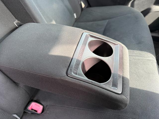 プリウス Ｓ　保証１年　修復歴無し　後期型　走行９．３万ｋ　ディーラー点検車　ＳＤナビ　ＡＵＸ　ワンセグＴＶ　バックカメラ　ＥＴＣ　車両取説　業者内装クリーニング　スマートキー　２０２１年製ダンロップスタッドレス（51枚目）