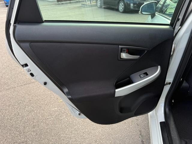 プリウス Ｓ　保証１年　修復歴無し　後期型　走行９．３万ｋ　ディーラー点検車　ＳＤナビ　ＡＵＸ　ワンセグＴＶ　バックカメラ　ＥＴＣ　車両取説　業者内装クリーニング　スマートキー　２０２１年製ダンロップスタッドレス（55枚目）