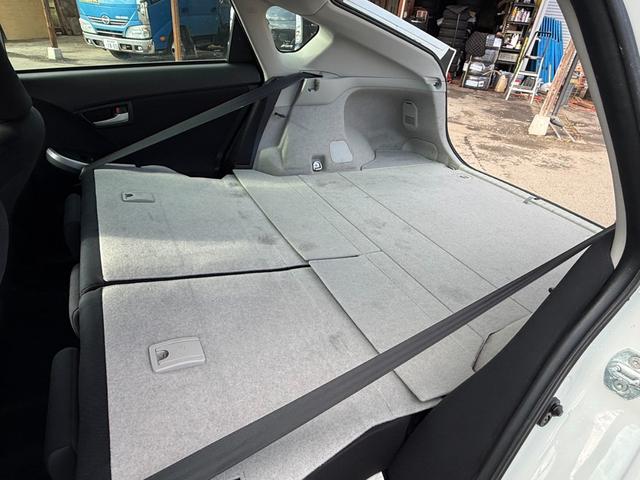 プリウス Ｓ　保証１年　修復歴無し　後期型　走行９．３万ｋ　ディーラー点検車　ＳＤナビ　ＡＵＸ　ワンセグＴＶ　バックカメラ　ＥＴＣ　車両取説　業者内装クリーニング　スマートキー　２０２１年製ダンロップスタッドレス（59枚目）