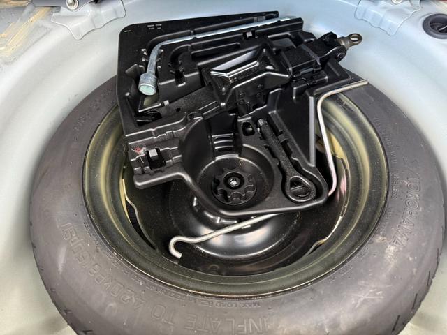 プリウス Ｓ　保証１年　修復歴無し　後期型　走行９．３万ｋ　ディーラー点検車　ＳＤナビ　ＡＵＸ　ワンセグＴＶ　バックカメラ　ＥＴＣ　車両取説　業者内装クリーニング　スマートキー　２０２１年製ダンロップスタッドレス（61枚目）