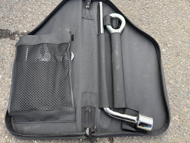 プリウス Ｓ　保証１年　修復歴無し　後期型　走行９．３万ｋ　ディーラー点検車　ＳＤナビ　ＡＵＸ　ワンセグＴＶ　バックカメラ　ＥＴＣ　車両取説　業者内装クリーニング　スマートキー　２０２１年製ダンロップスタッドレス（62枚目）