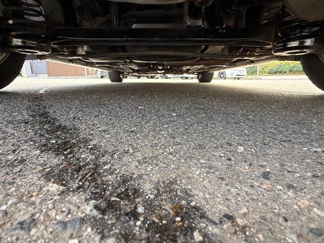 プリウス Ｓ　保証１年　修復歴無し　後期型　走行９．３万ｋ　ディーラー点検車　ＳＤナビ　ＡＵＸ　ワンセグＴＶ　バックカメラ　ＥＴＣ　車両取説　業者内装クリーニング　スマートキー　２０２１年製ダンロップスタッドレス（63枚目）