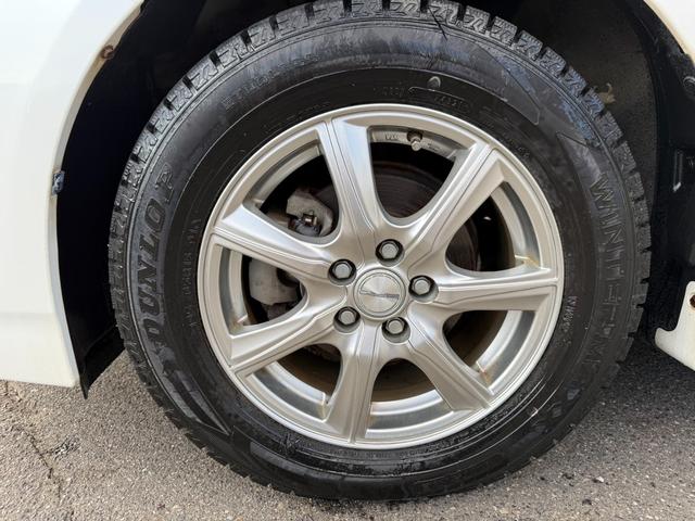 プリウス Ｓ　保証１年　修復歴無し　後期型　走行９．３万ｋ　ディーラー点検車　ＳＤナビ　ＡＵＸ　ワンセグＴＶ　バックカメラ　ＥＴＣ　車両取説　業者内装クリーニング　スマートキー　２０２１年製ダンロップスタッドレス（64枚目）