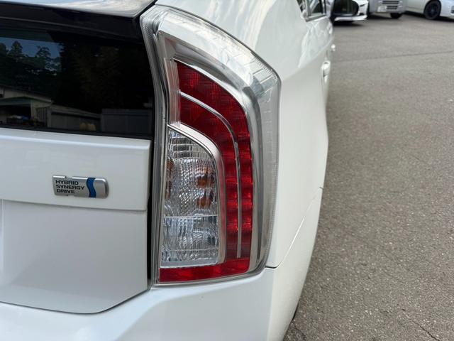 プリウス Ｓ　保証１年　修復歴無し　後期型　走行９．３万ｋ　ディーラー点検車　ＳＤナビ　ＡＵＸ　ワンセグＴＶ　バックカメラ　ＥＴＣ　車両取説　業者内装クリーニング　スマートキー　２０２１年製ダンロップスタッドレス（69枚目）