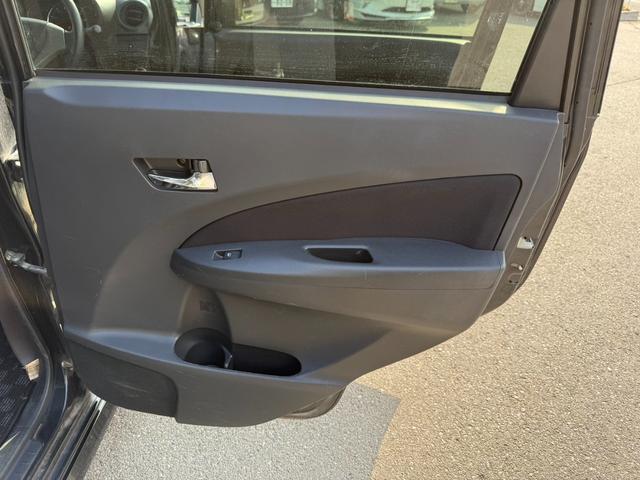 大きな汚れなどもなくまだまだ快適にお乗り頂ける状態となっております。