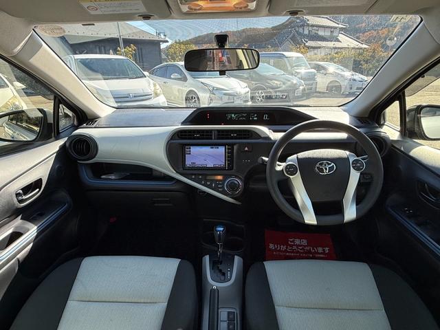 アクア Ｓ　保証１年　修復歴無し　走行２．３万キロ　定期点検記録簿　ＳＤナビ　Ｂｌｕｅｔｏｏｔｈ　ワンセグＴＶ　バックカメラ　車両取説　業者内装クリーニング　スマートキー　関東仕入サビ無　プッシュスタート（17枚目）