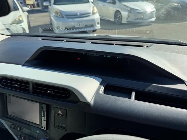 アクア Ｓ　保証１年　修復歴無し　走行２．３万キロ　定期点検記録簿　ＳＤナビ　Ｂｌｕｅｔｏｏｔｈ　ワンセグＴＶ　バックカメラ　車両取説　業者内装クリーニング　スマートキー　関東仕入サビ無　プッシュスタート（18枚目）