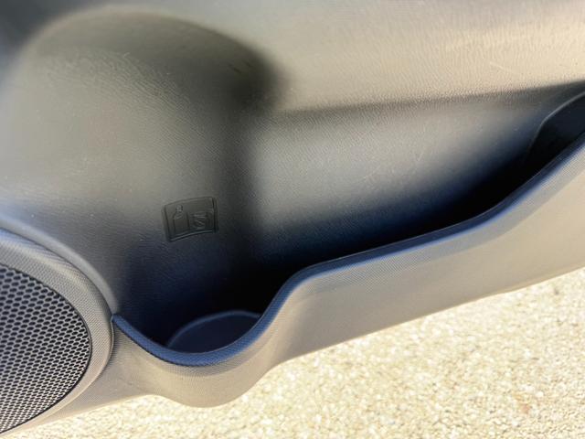 アクア Ｓ　保証１年　修復歴無し　走行２．３万キロ　定期点検記録簿　ＳＤナビ　Ｂｌｕｅｔｏｏｔｈ　ワンセグＴＶ　バックカメラ　車両取説　業者内装クリーニング　スマートキー　関東仕入サビ無　プッシュスタート（32枚目）