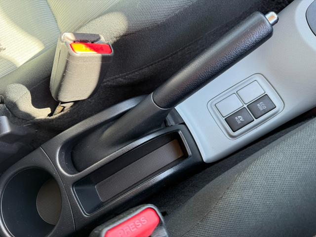 アクア Ｓ　保証１年　修復歴無し　走行２．３万キロ　定期点検記録簿　ＳＤナビ　Ｂｌｕｅｔｏｏｔｈ　ワンセグＴＶ　バックカメラ　車両取説　業者内装クリーニング　スマートキー　関東仕入サビ無　プッシュスタート（35枚目）