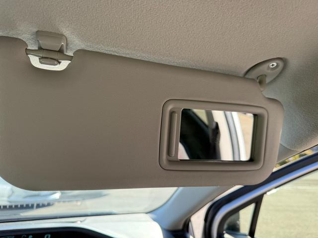 アクア Ｓ　保証１年　修復歴無し　走行２．３万キロ　定期点検記録簿　ＳＤナビ　Ｂｌｕｅｔｏｏｔｈ　ワンセグＴＶ　バックカメラ　車両取説　業者内装クリーニング　スマートキー　関東仕入サビ無　プッシュスタート（37枚目）