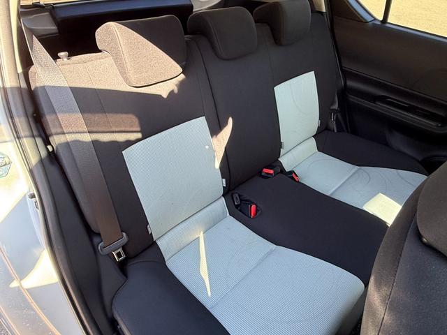 アクア Ｓ　保証１年　修復歴無し　走行２．３万キロ　定期点検記録簿　ＳＤナビ　Ｂｌｕｅｔｏｏｔｈ　ワンセグＴＶ　バックカメラ　車両取説　業者内装クリーニング　スマートキー　関東仕入サビ無　プッシュスタート（47枚目）