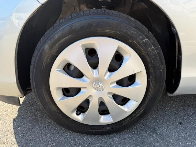 アクア Ｓ　保証１年　修復歴無し　走行２．３万キロ　定期点検記録簿　ＳＤナビ　Ｂｌｕｅｔｏｏｔｈ　ワンセグＴＶ　バックカメラ　車両取説　業者内装クリーニング　スマートキー　関東仕入サビ無　プッシュスタート（61枚目）