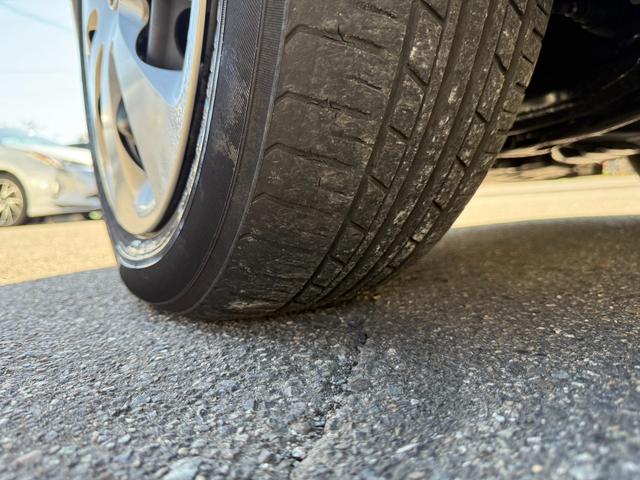 アクア Ｓ　保証１年　修復歴無し　走行２．３万キロ　定期点検記録簿　ＳＤナビ　Ｂｌｕｅｔｏｏｔｈ　ワンセグＴＶ　バックカメラ　車両取説　業者内装クリーニング　スマートキー　関東仕入サビ無　プッシュスタート（62枚目）