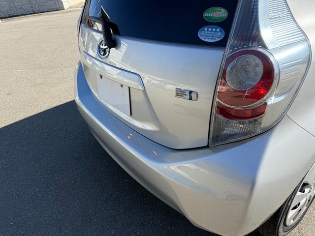 アクア Ｓ　保証１年　修復歴無し　走行２．３万キロ　定期点検記録簿　ＳＤナビ　Ｂｌｕｅｔｏｏｔｈ　ワンセグＴＶ　バックカメラ　車両取説　業者内装クリーニング　スマートキー　関東仕入サビ無　プッシュスタート（73枚目）