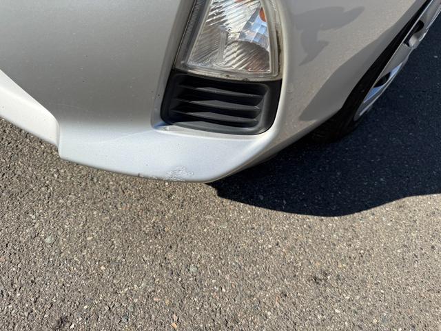 アクア Ｓ　保証１年　修復歴無し　走行２．３万キロ　定期点検記録簿　ＳＤナビ　Ｂｌｕｅｔｏｏｔｈ　ワンセグＴＶ　バックカメラ　車両取説　業者内装クリーニング　スマートキー　関東仕入サビ無　プッシュスタート（76枚目）