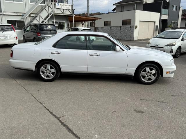 セドリック グランツーリスモアルティマスーパーハイキャス ターボ 修復歴無し 定期点検記録簿 VQ30エンジン ETC キーレス 社外ナビ 元関東登録車サビ無し 車両取説 業者内装クリーニング スペアキー ドラレコ 2022年製夏タイヤ パワーシート(15枚目)