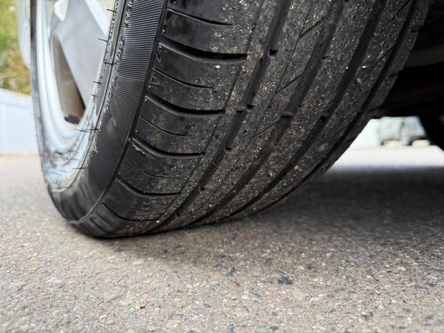 セドリック グランツーリスモアルティマスーパーハイキャス ターボ 修復歴無し 定期点検記録簿 VQ30エンジン ETC キーレス 社外ナビ 元関東登録車サビ無し 車両取説 業者内装クリーニング スペアキー ドラレコ 2022年製夏タイヤ パワーシート(59枚目)