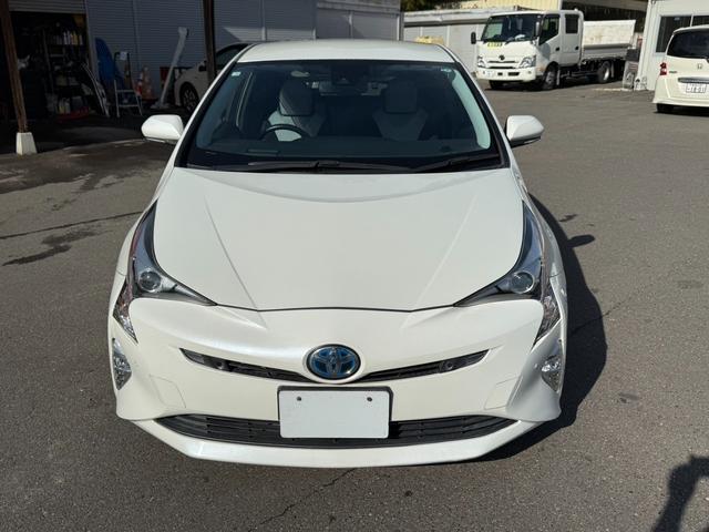 プリウス Ａ　保証１年　走行４．９万ｋ　ディーラー点検車　９インチＳＤナビ　Ｂｌｕｅｔｏｏｔｈ　ＴＶ　バックカメラ　ＥＴＣ　業者内装クリーニング　リチウムイオンＨＶ　ブリヂストン夏タイヤ　ドラレコ　関東仕入サビ無し（13枚目）